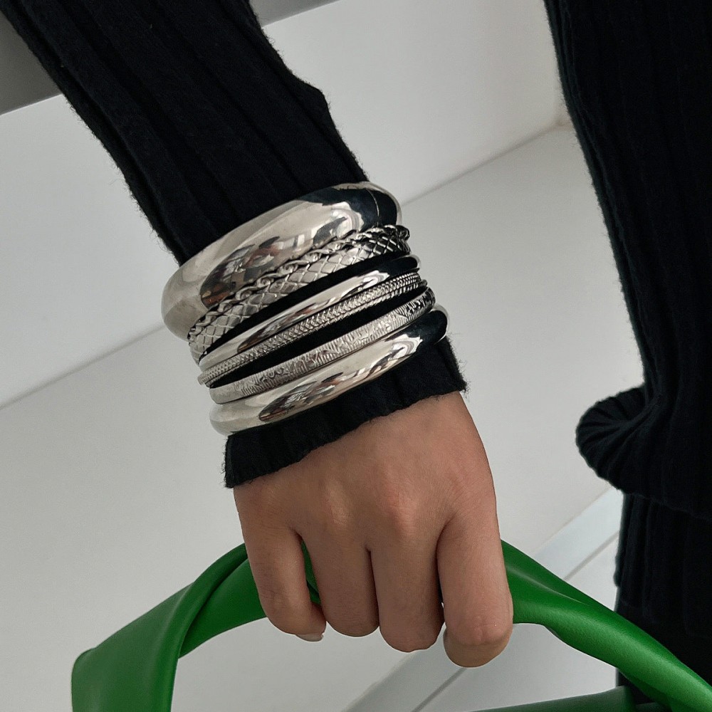 Retro Niche Glow Bracelet suit Exaggerated Snakeskin Thread 